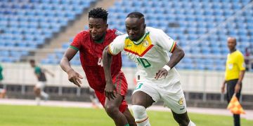 Sadio Mané (à d.) face au Malawi
