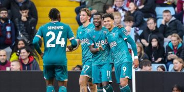 Dango Ouattara (11) avec les joueurs de Bournemouth